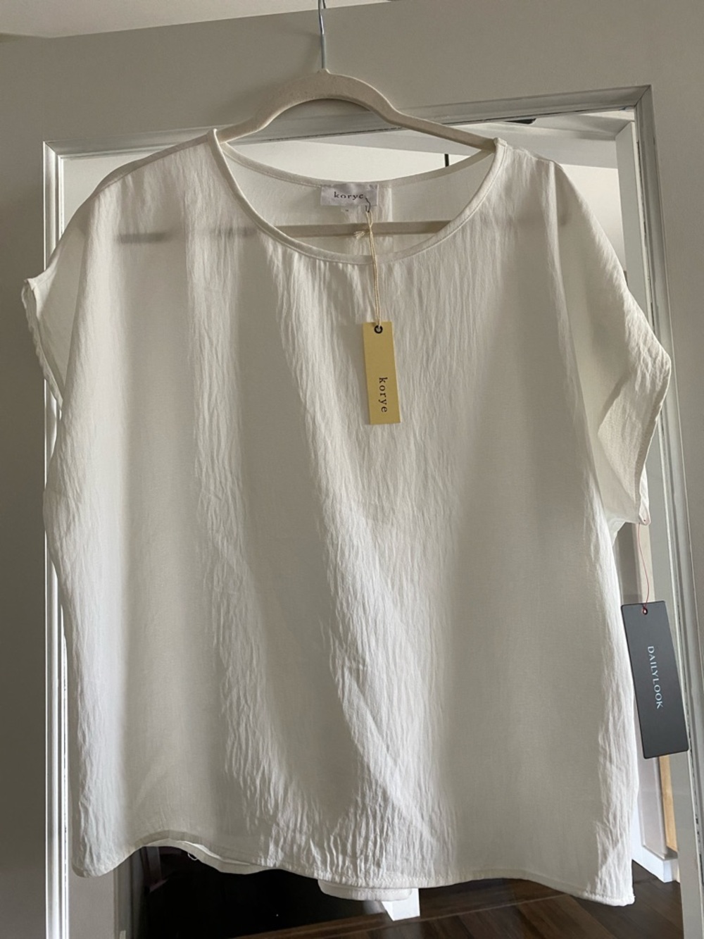 Korye white  Short Sleeve Blouse - Lightweight Scoop Neck